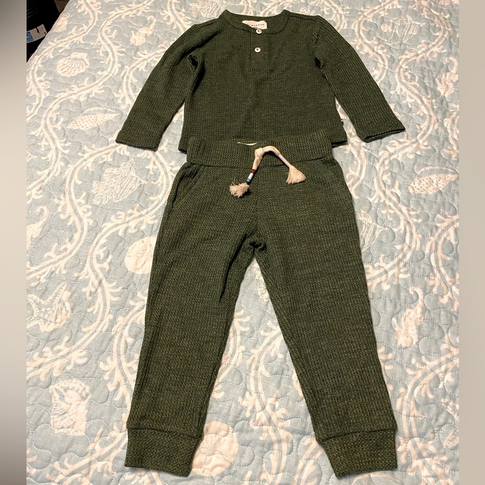 NWT SOL ANGELES 2T Infant lounge set with pockets